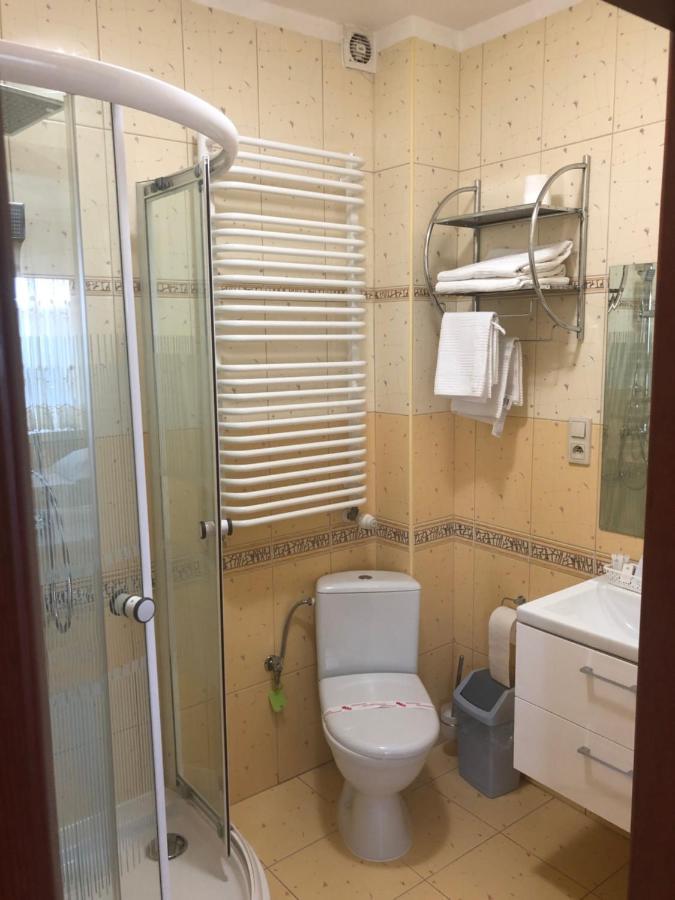 Hotel Arkadia Konskie Dış mekan fotoğraf