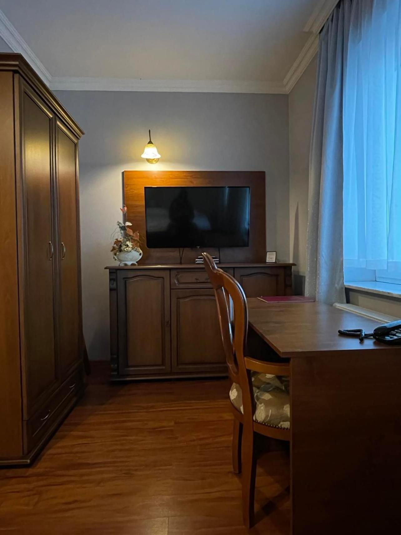 Hotel Arkadia Konskie Dış mekan fotoğraf